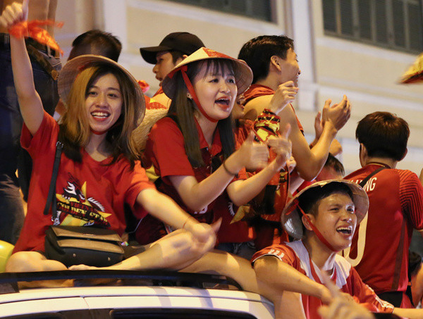 Picture 18 of Beams of images all over the country celebrate the U23 road in Vietnam to the final of Asia U23