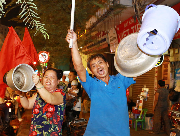 Picture 22 of Beams of images all over the country celebrate the U23 road in Vietnam to the final of Asia U23