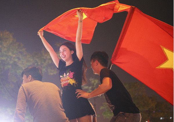Picture 26 of Beams of images all over the country celebrate the U23 road in Vietnam to the final of Asia U23