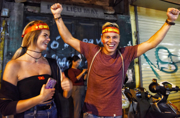 Picture 31 of Beams of images all over the country celebrate the U23 road in Vietnam to the final of Asia U23