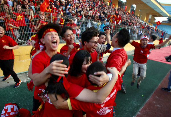Picture 38 of Beams of images all over the country celebrate the U23 road in Vietnam to the final of Asia U23