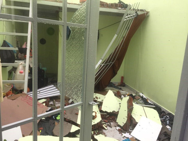 Picture 9 of Beams of photos: Storm No. 12 sweeps, Khanh Hoa has been deserted and never seen after more than 20 years