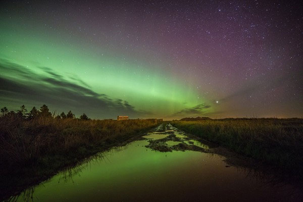 Picture 2 of Beautiful aurora in the Lewis Island area