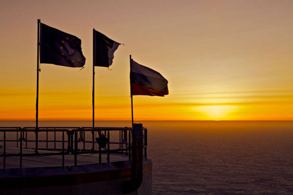 Picture 6 of Beautiful dawn in Antarctica