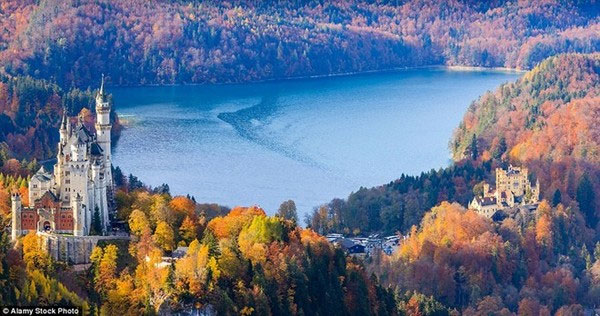 Picture 5 of Beautiful 'golden autumn' paintings in countries