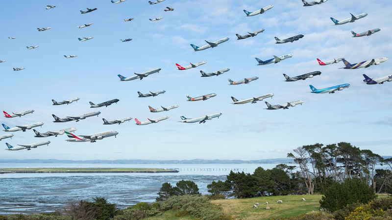 Picture 13 of Beautiful moments at the airport in the world
