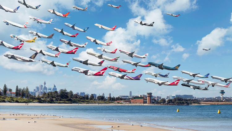 Picture 4 of Beautiful moments at the airport in the world