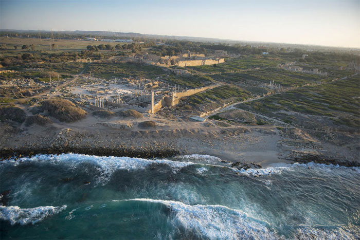Picture 10 of Beautiful photo: On the coast of Libya