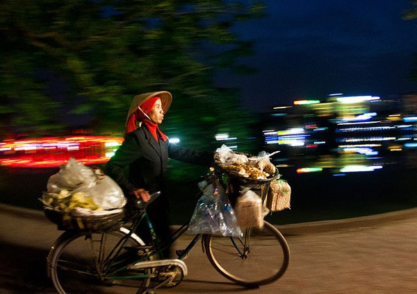Picture 16 of Beautiful photo set about 'Hanoi - The street vendors'