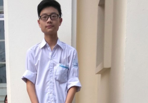 Picture 1 of Being bitten by a dog, male students make extremely effective dog chase devices