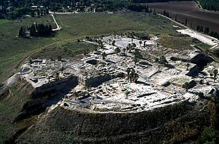 Picture 3 of Bible launchers - Megiddo, Hazor, Beer Sheba