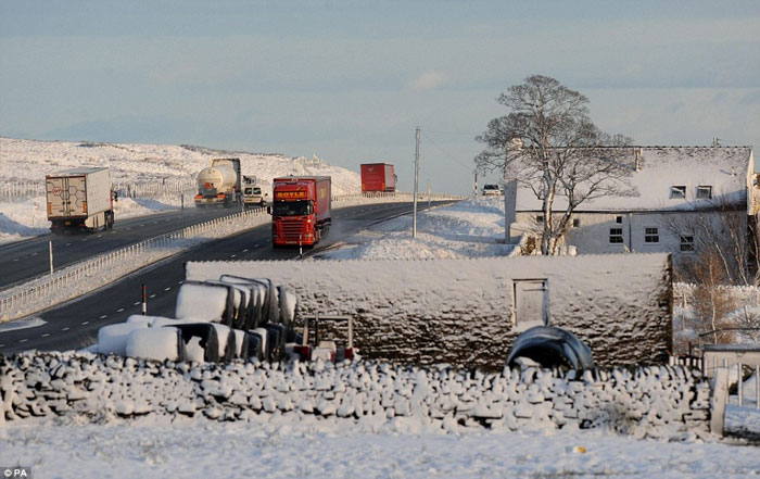 Picture 5 of Big storm attacked Scotland, wind turbines caught fire