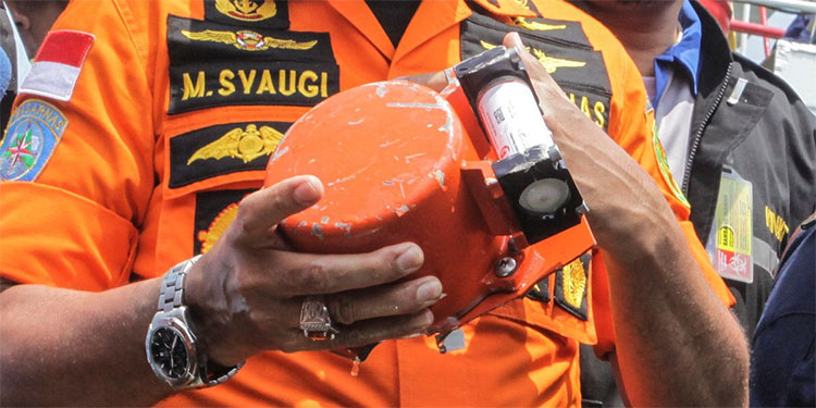 Picture 1 of Black box revealed unexpected information about falling Indonesian aircraft