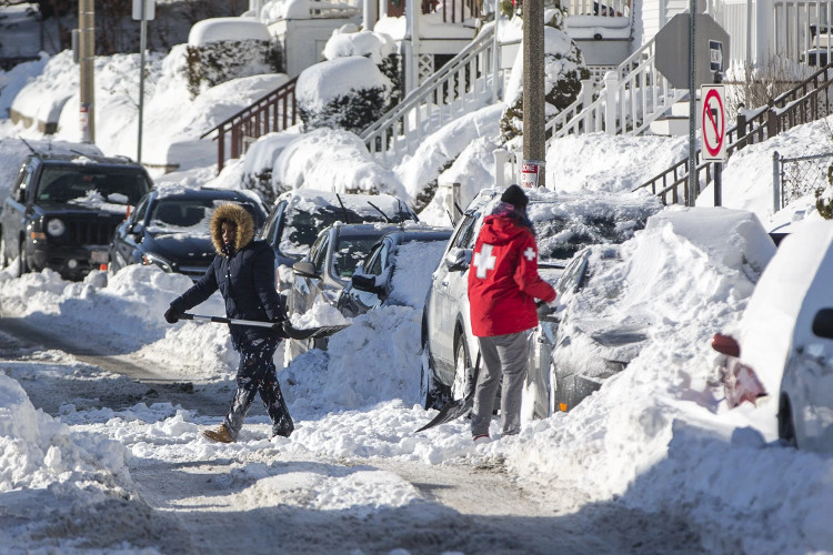 Picture 1 of Blizzard in the US caused thousands of flights to be canceled