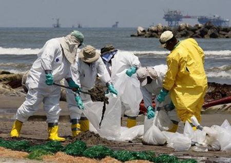 Picture 1 of Block oil spill in America with mud