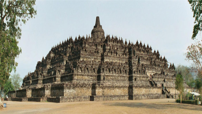 Picture 2 of Borobudur temple tower complex
