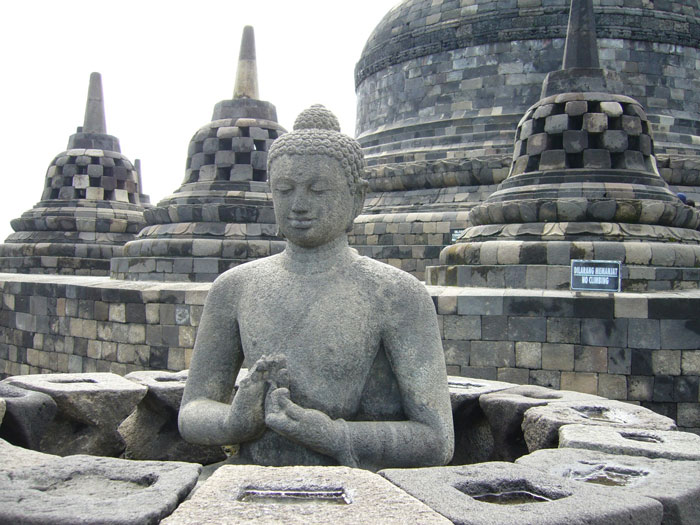 Picture 4 of Borobudur temple tower complex