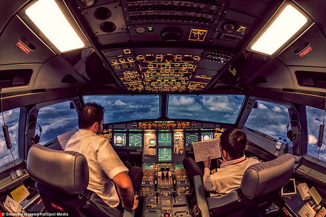 Picture 9 of Breathtaking the beautiful scenery from the airplane cockpit
