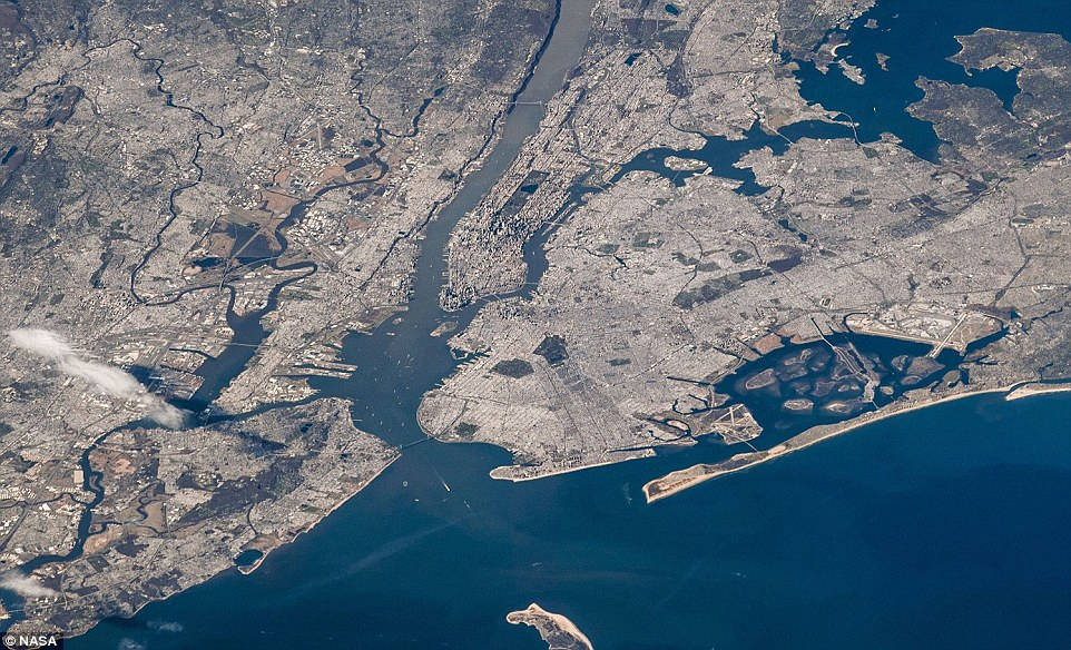 Picture 2 of Breathtaking view of space from the International Space Station