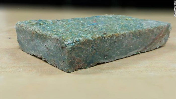 Picture 1 of Bricks from plastic waste can be connected without mortar