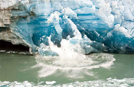 Picture 1 of Broken ice caused 'tsunami' in Peru