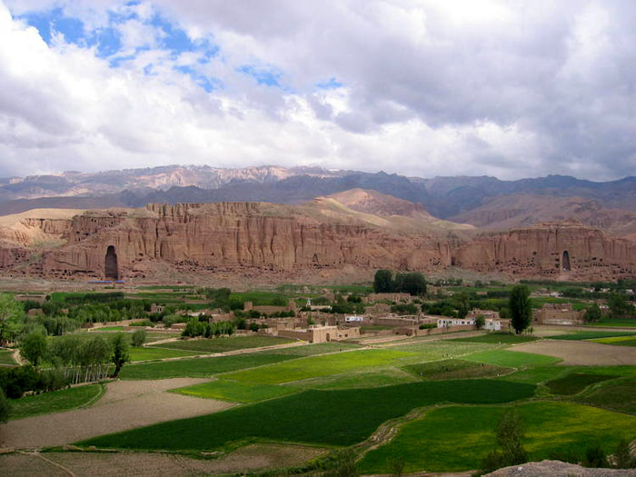 Picture 4 of Buddha statues at Bamiyan