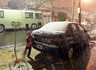 Picture 2 of Buenos Aires picked up snow for the first time in nearly 100 years