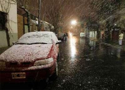 Picture 3 of Buenos Aires picked up snow for the first time in nearly 100 years
