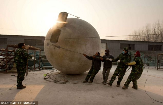 Picture 3 of Build a 'terrible' ball against the Apocalypse