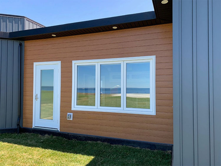 Building a storm-resistant house with more than 600,000 plastic bottles images 5