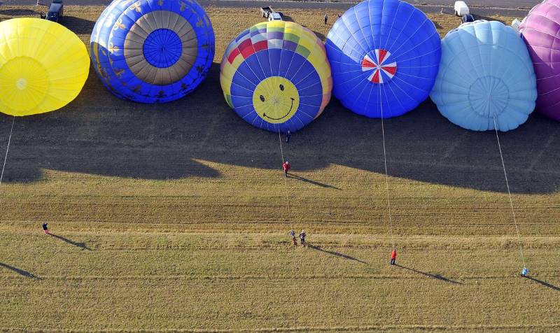 Picture 9 of Bunch of photos of hot air balloon festival 2015