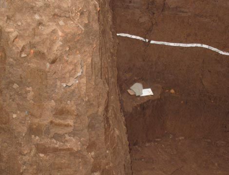 Picture 6 of Bunch of strange ancient tomb images on Hanoi city wall