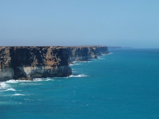 Picture 1 of Bunda Cliff: The end of the world?