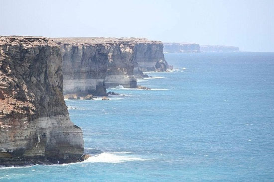 Picture 3 of Bunda Cliff: The end of the world?