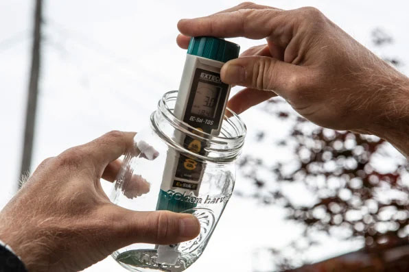 Picture 3 of By attaching to a dehumidifier, nanomaterials can create water from 'nothingness'.