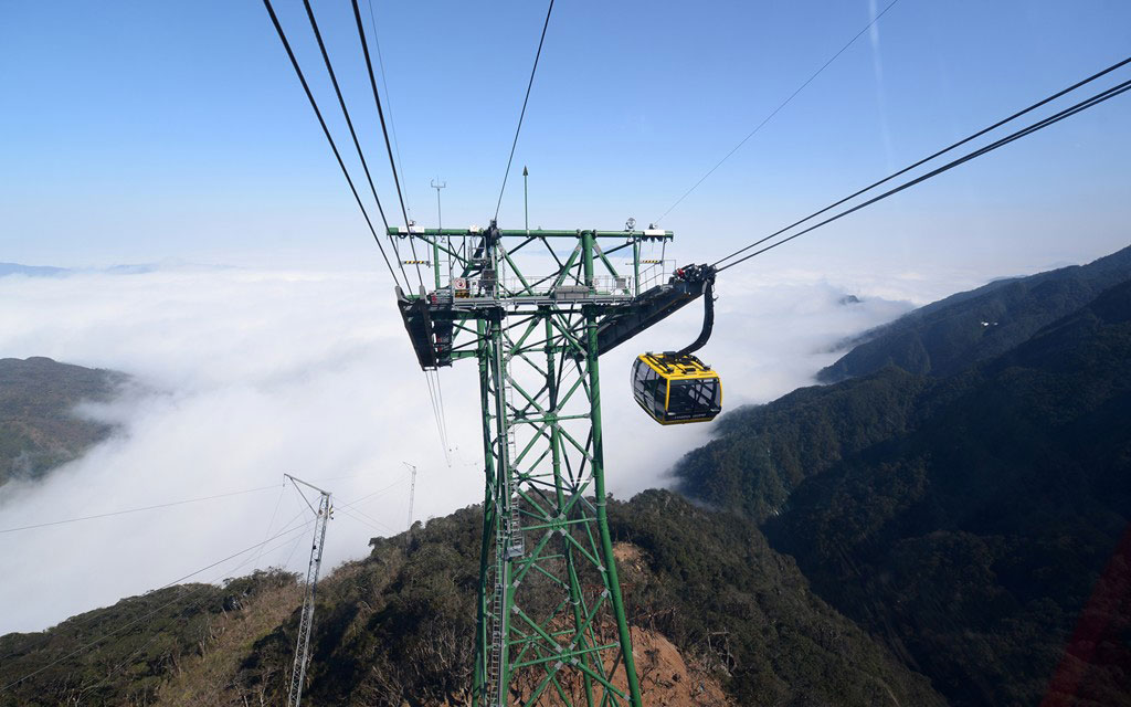 Cable car system up Fansipan peak reached 2 world records images 1
