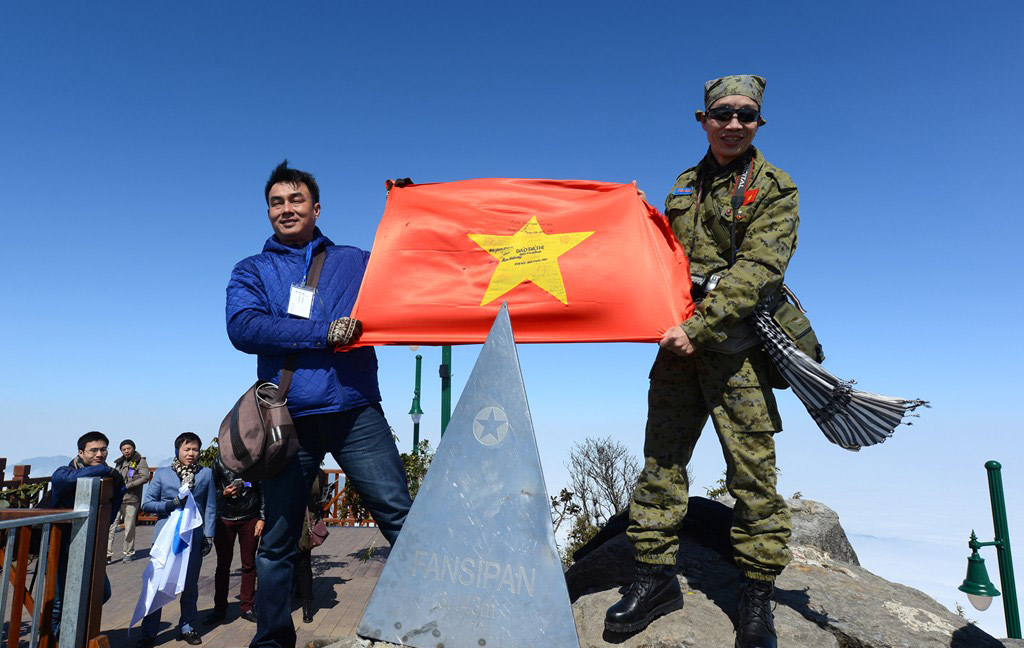 Cable car system up Fansipan peak reached 2 world records images 13