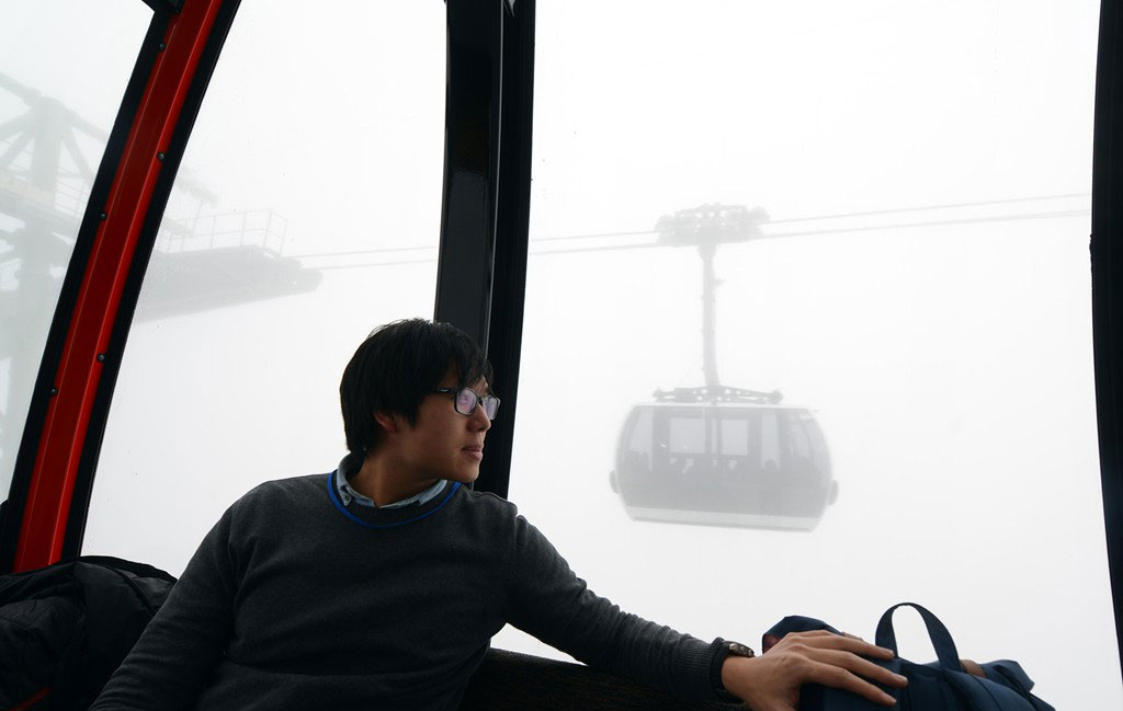 Cable car system up Fansipan peak reached 2 world records images 8