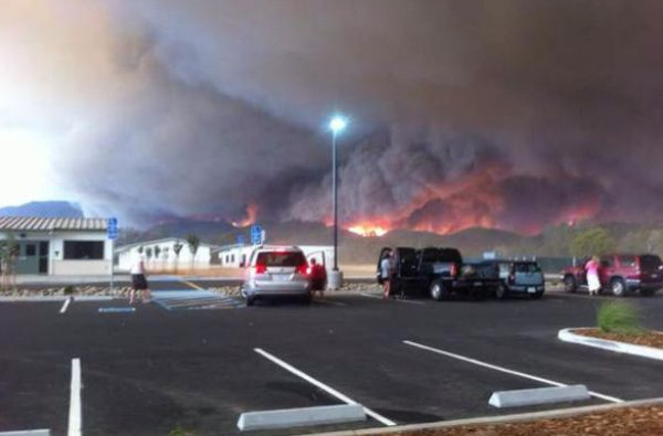 Picture 2 of California sinks in 'hell fire'