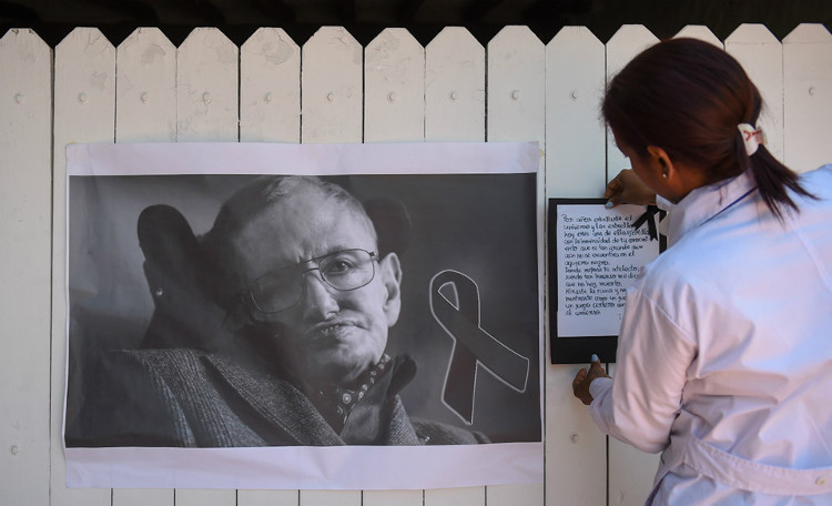 Picture 12 of Cambridge saw Stephen Hawking on his last trip