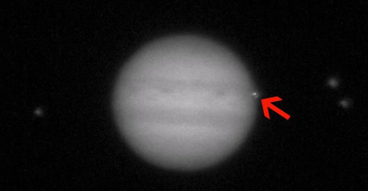Picture 1 of Can a major collision occur on Earth?