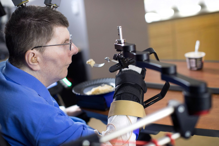 Picture 1 of Can control limb paralysis by thinking