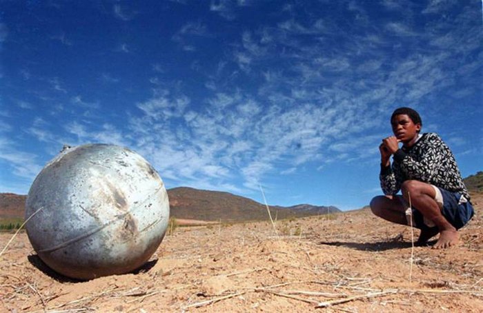 Picture 1 of Can objects that fall into Vietnam be 'space bridge'?