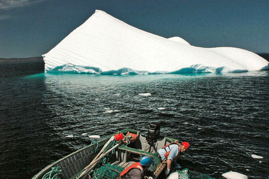 Picture 1 of Canada: Exploiting clean water from icebergs