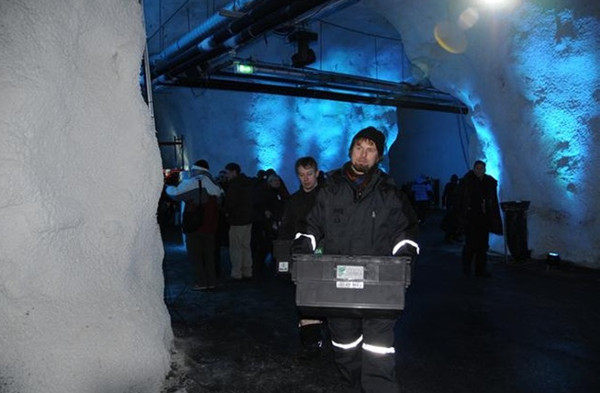Picture 6 of Casserole seed pit under the Arctic ice