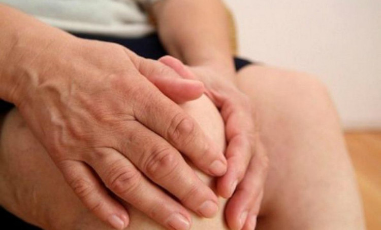 Picture 1 of Causes and treatments for knee pain in the elderly