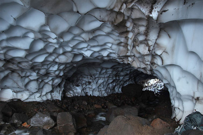Picture 1 of Cave shimmering in Russia