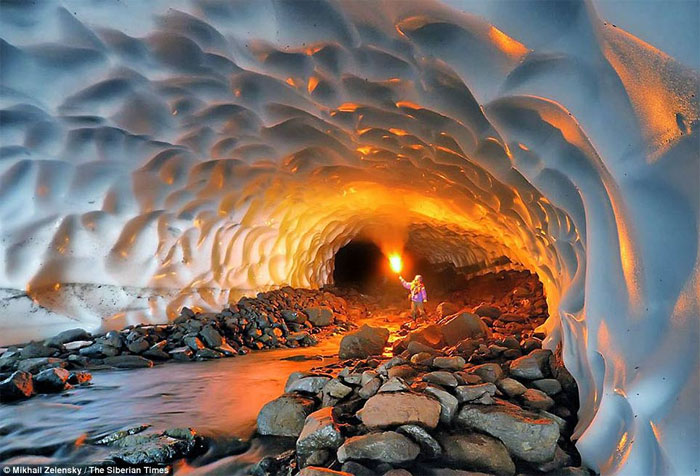Picture 10 of Cave shimmering in Russia