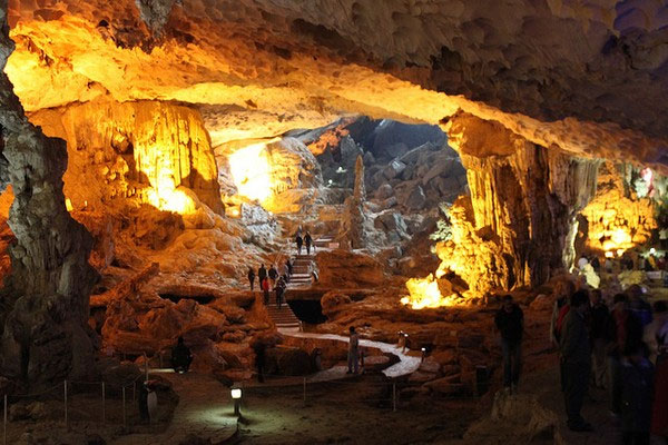 Picture 9 of Caves 'made in Vietnam' equally as beautiful as Son Doong cave