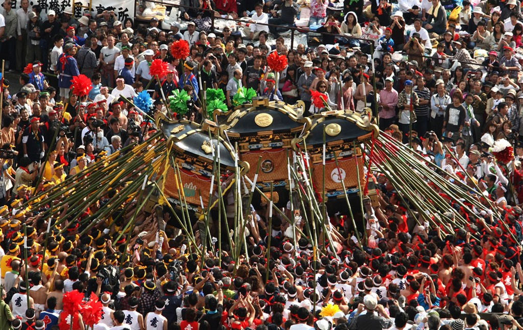 Picture 8 of Celebrating the festivals jostling each other in the world